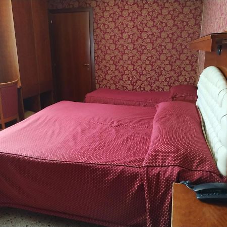 Atlantide Hotel Венеция Екстериор снимка