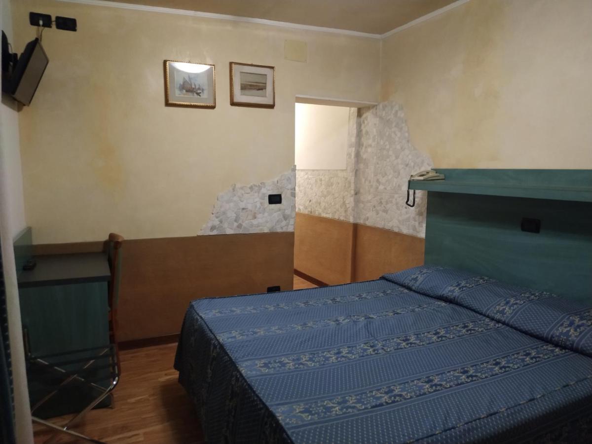 Atlantide Hotel Венеция Екстериор снимка