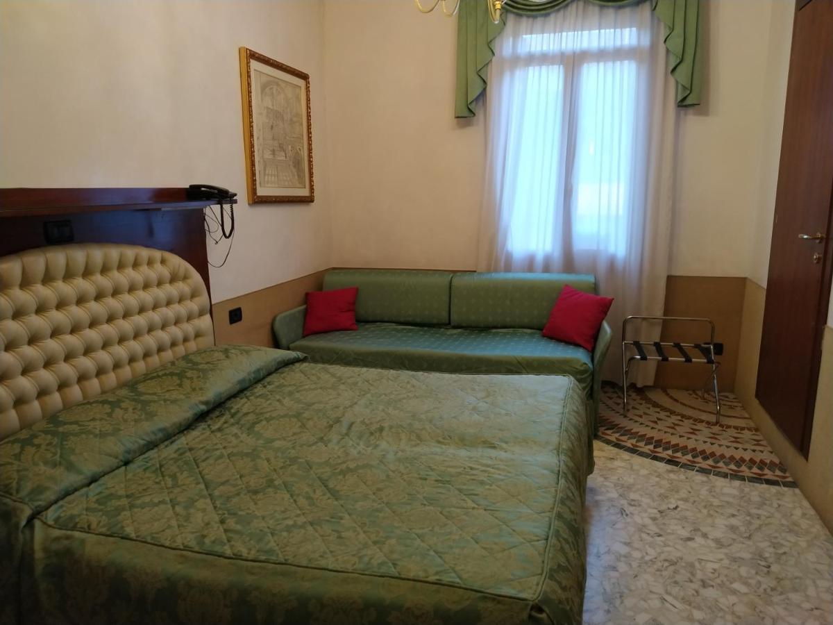 Atlantide Hotel Венеция Екстериор снимка