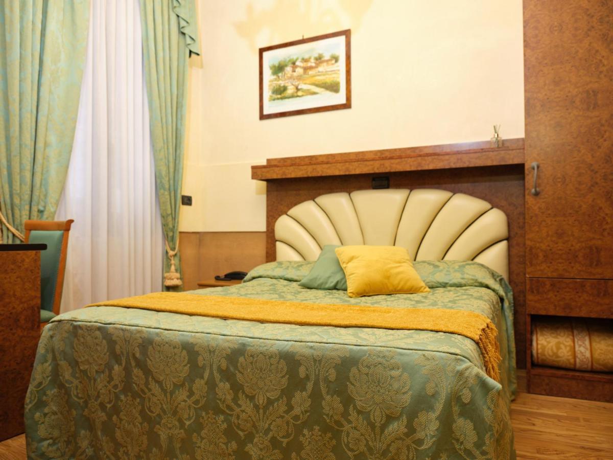 Atlantide Hotel Венеция Екстериор снимка