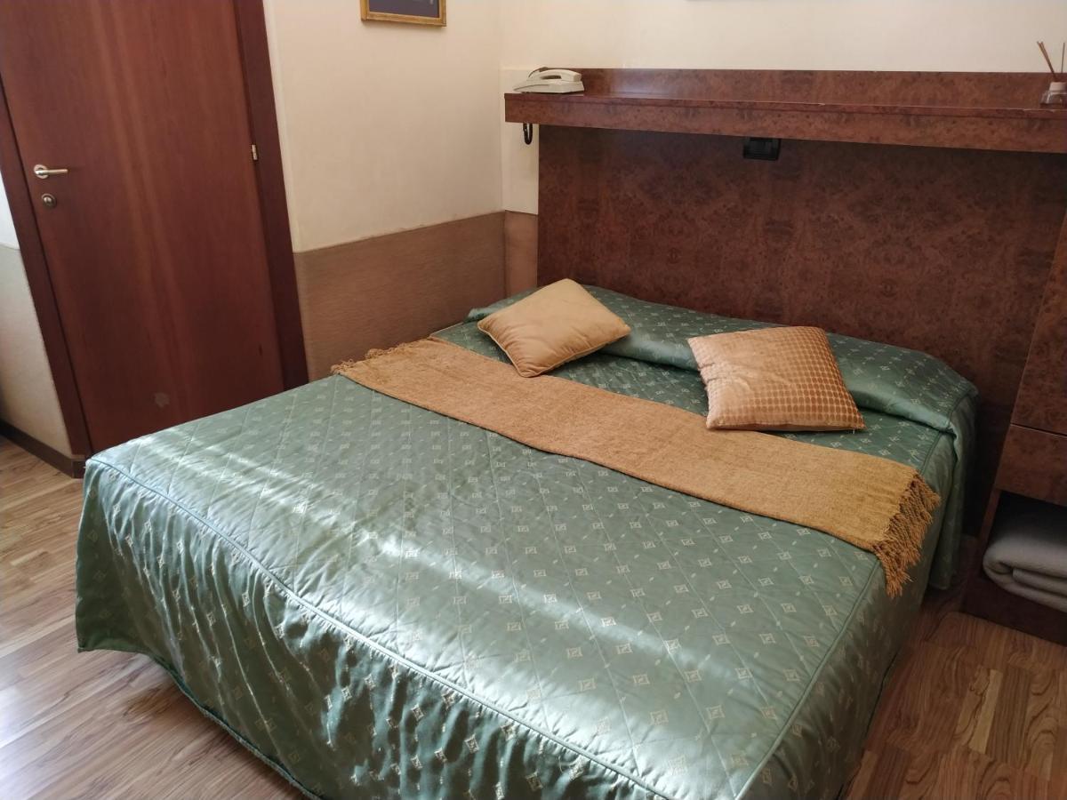 Atlantide Hotel Венеция Екстериор снимка