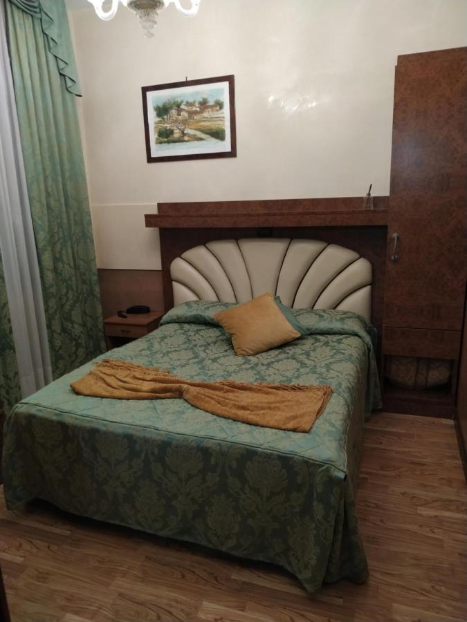 Atlantide Hotel Венеция Екстериор снимка